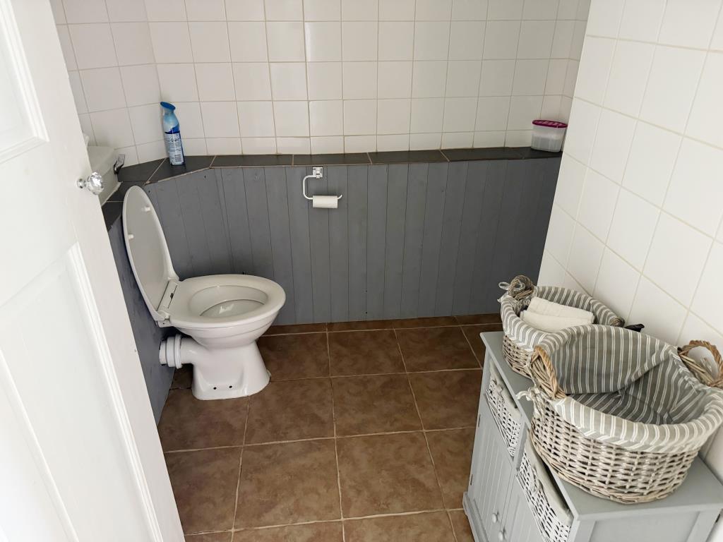 Lot: 31 - HIGH STREET COMMERCIAL INVESTMENT - WC